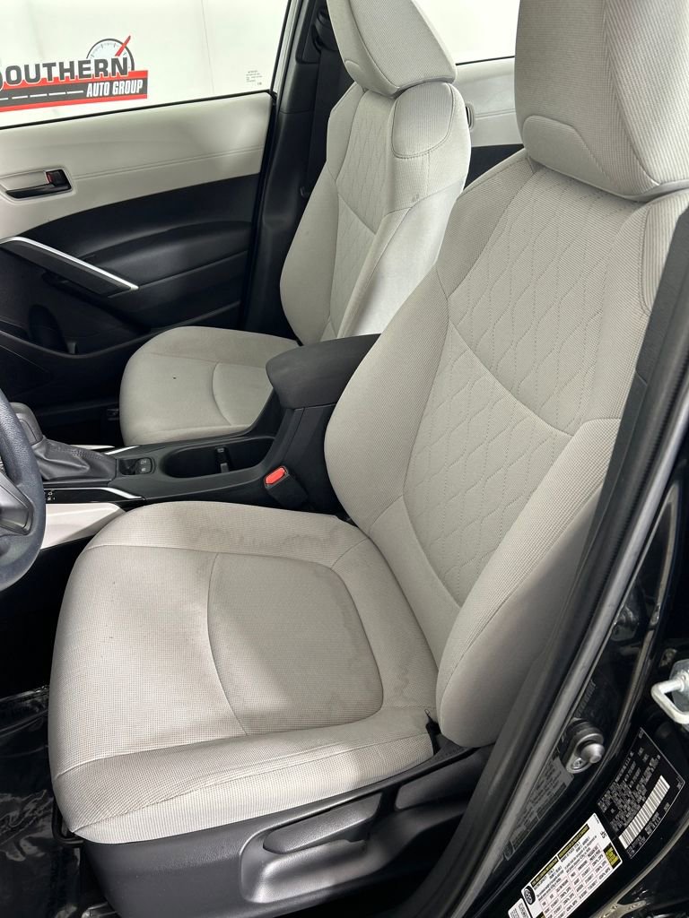 Used 2023 Toyota Corolla Cross L image 11