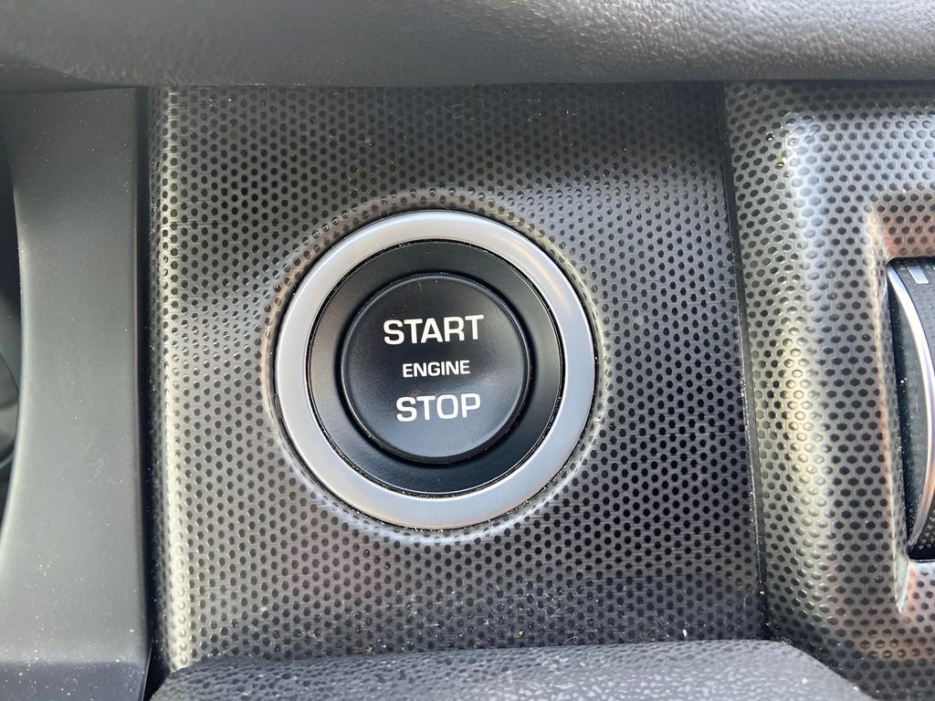 Used 2018 Land Rover Range Rover Evoque HSE image 26