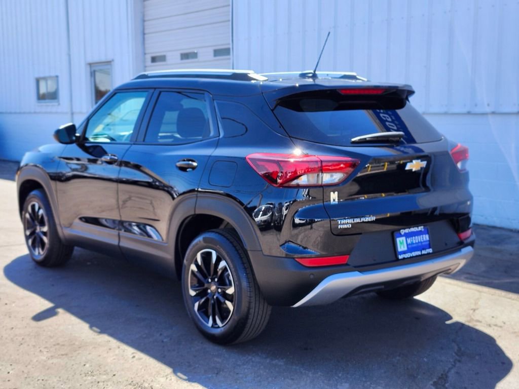 Used 2023 Chevrolet TrailBlazer LT w/ Convenience Package image 3