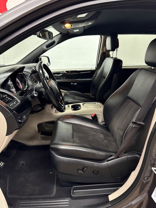 Used 2019 Dodge Grand Caravan SXT FWD image 32