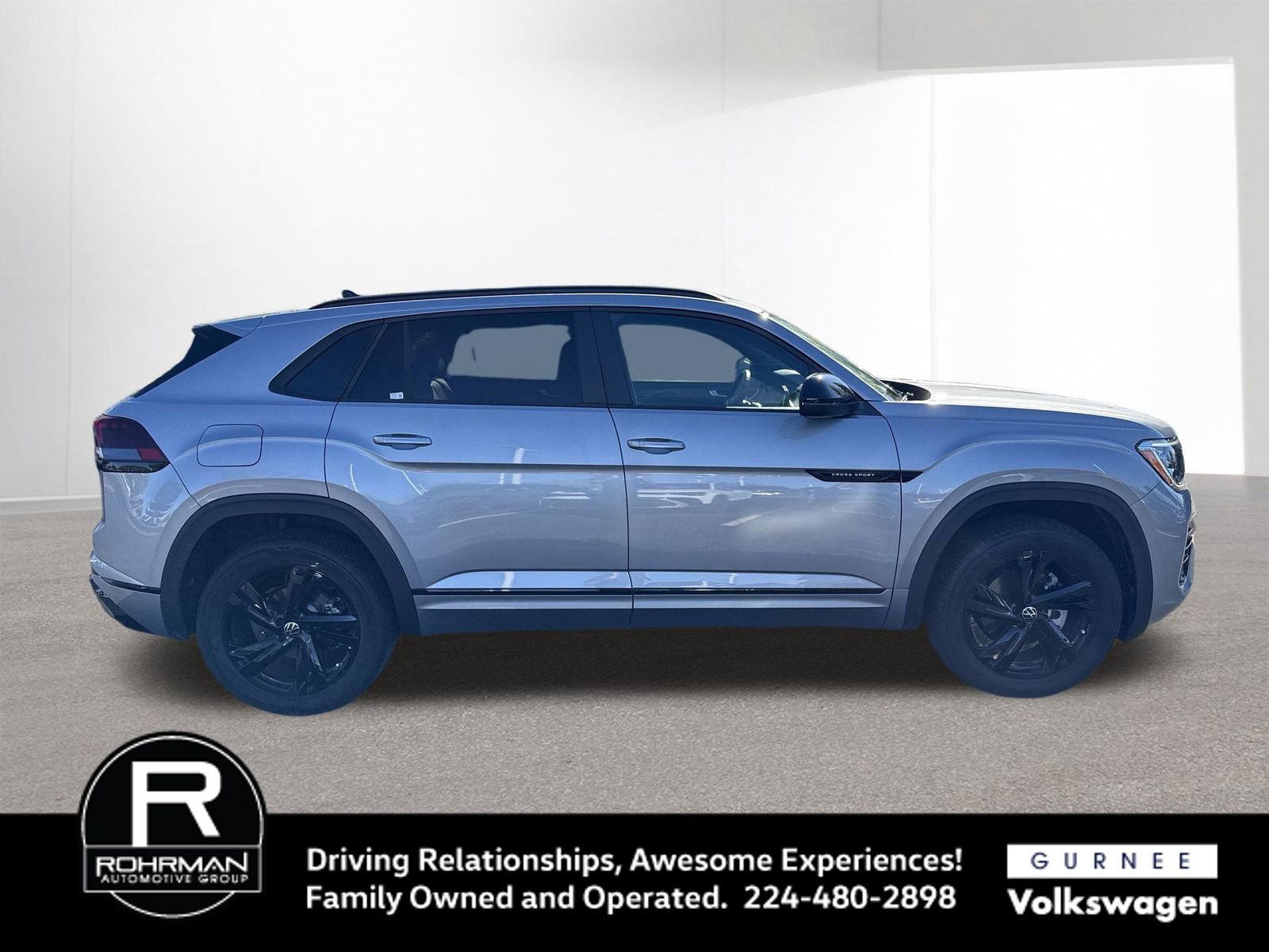 Used 2025 Volkswagen Atlas Cross Sport SEL R-Line image 11