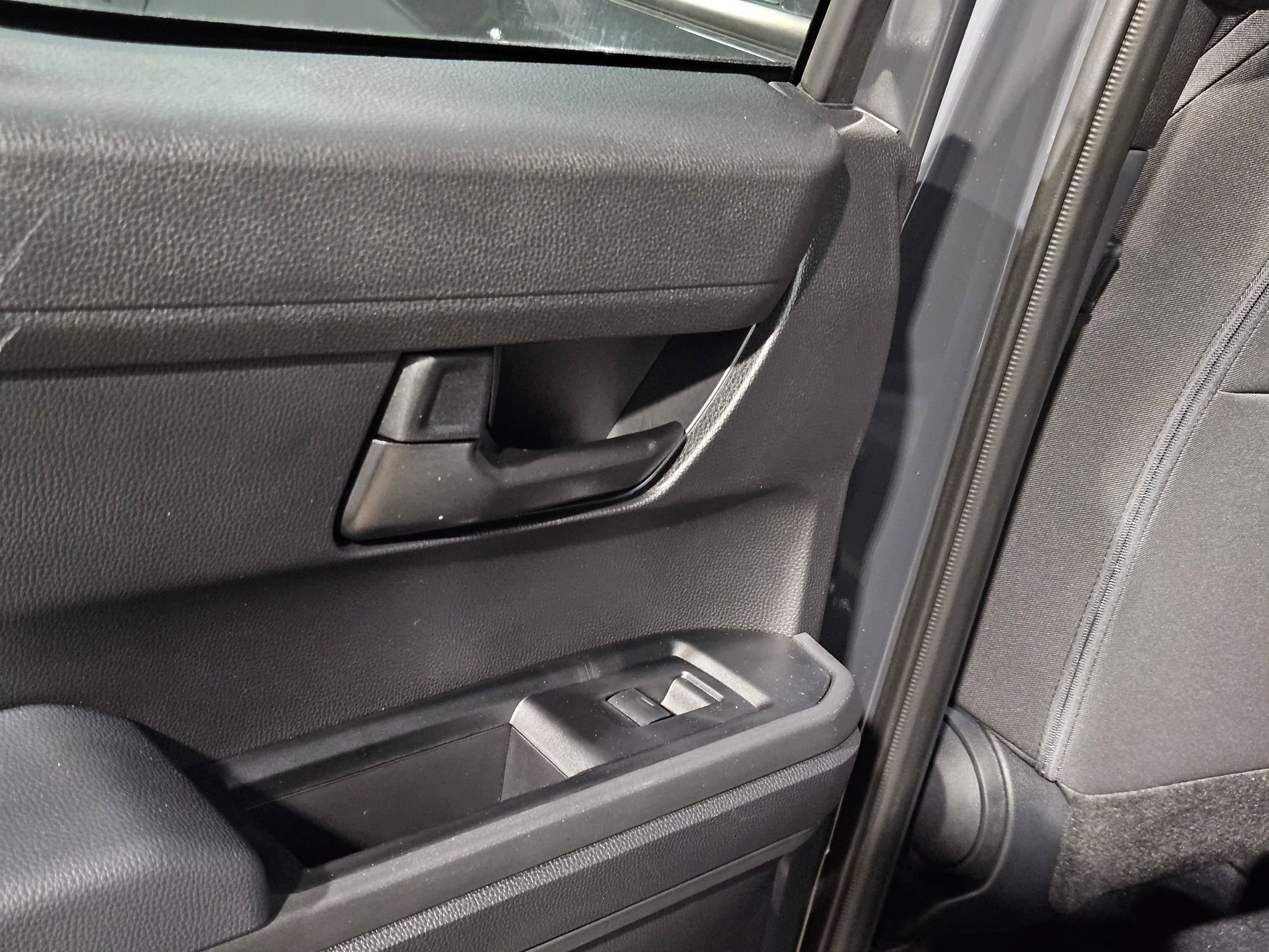 Certified 2024 Toyota Tacoma SR image 33