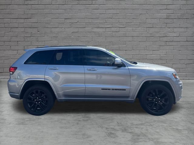 Used 2019 Jeep Grand Cherokee Altitude AWD/4WD image 8