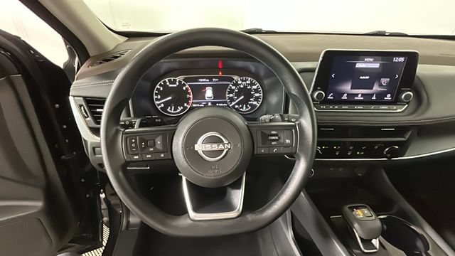 Used 2023 Nissan Rogue S AWD/4WD image 15