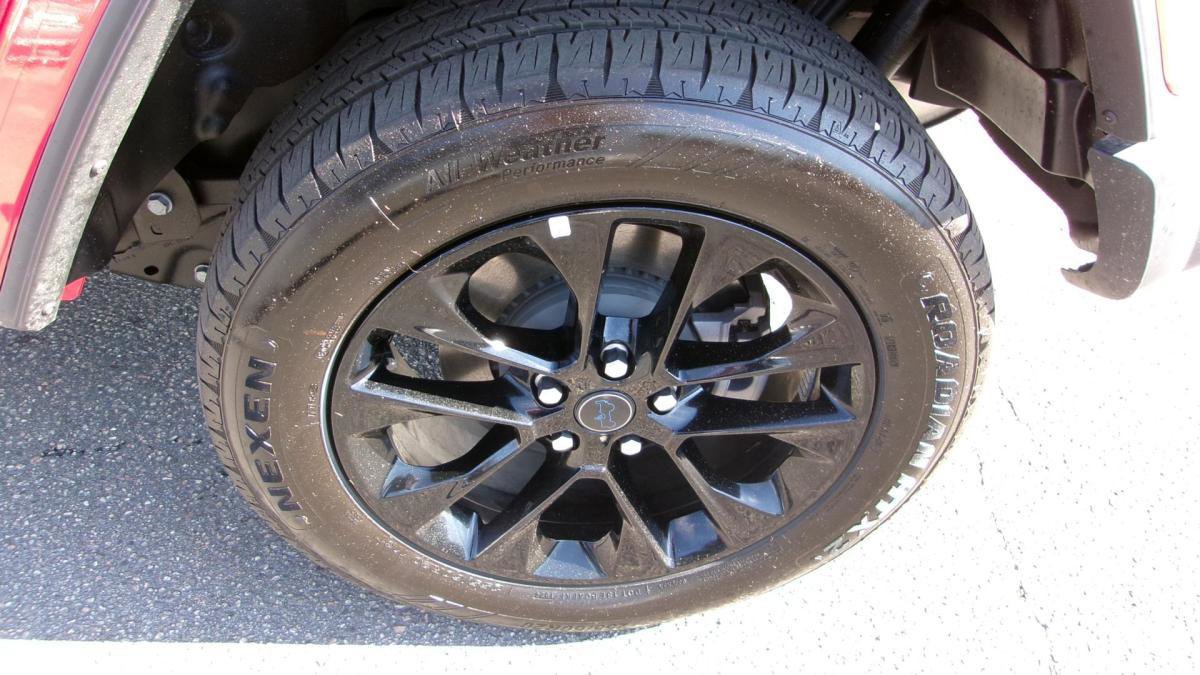 Used 2025 Jeep Wrangler Sahara w/ Safety Group AWD/4WD image 9