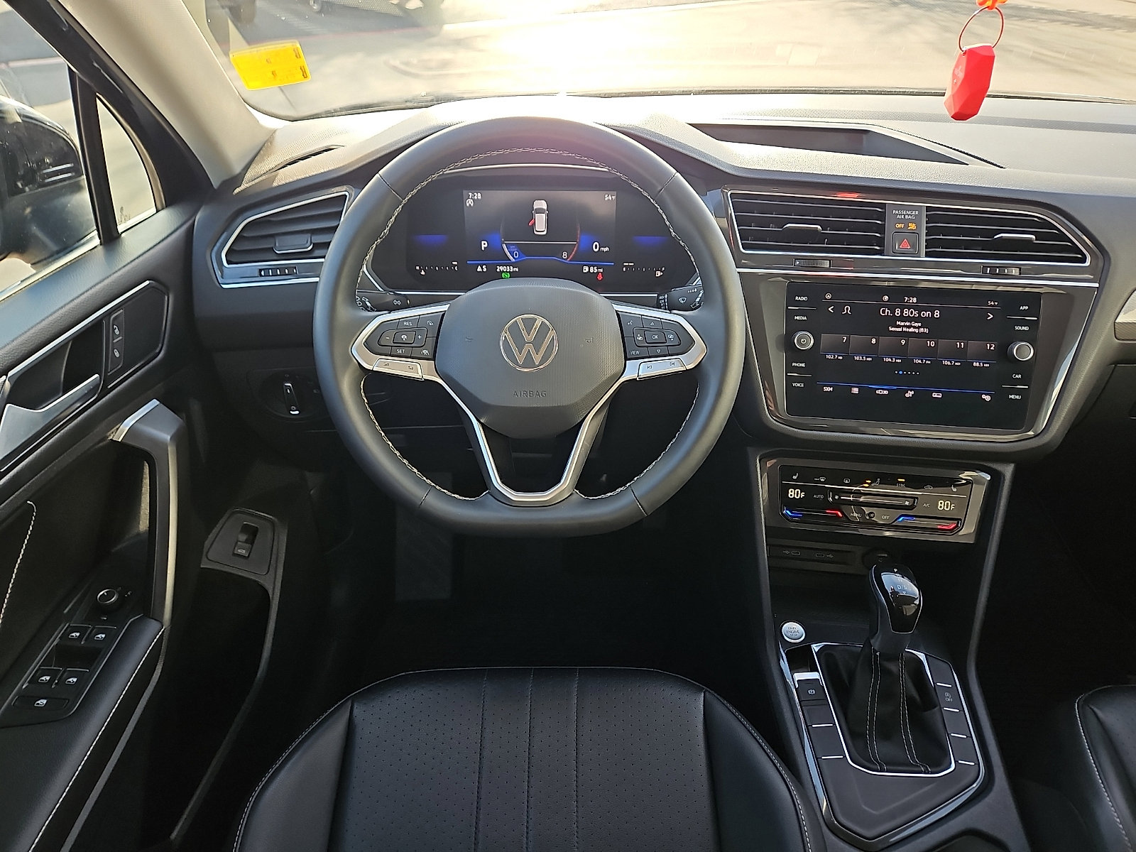 Certified 2022 Volkswagen Tiguan SE image 8