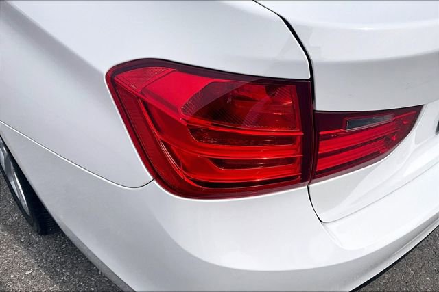 Used 2015 BMW 320i Sedan RWD image 32