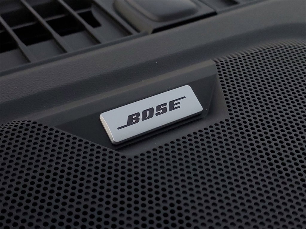 Used 2025 GMC Canyon Denali image 13