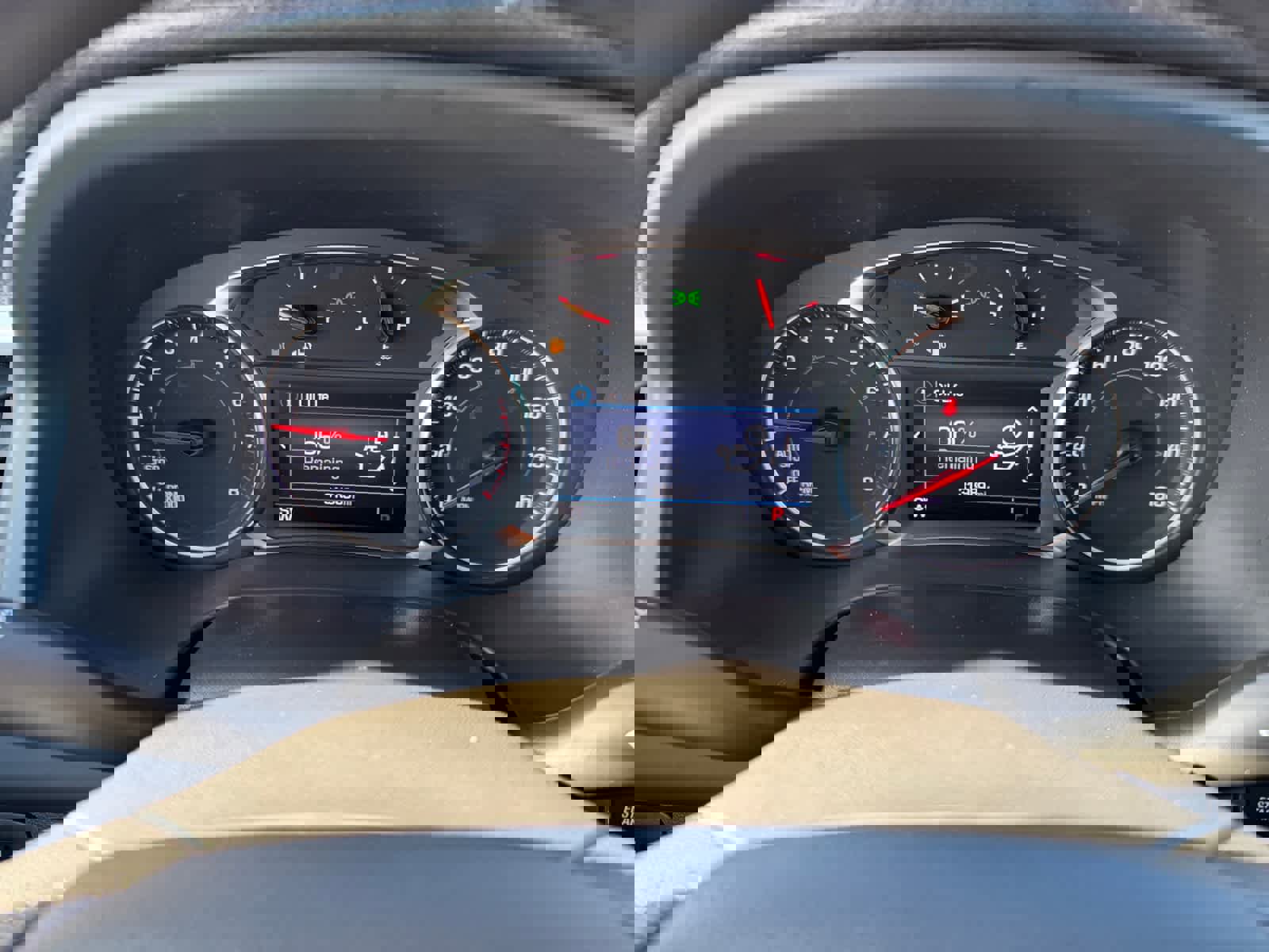 Used 2023 GMC Acadia SLE w/ Driver Convenience Package image 5