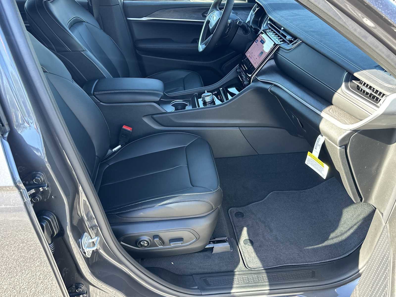 New 2025 Jeep Grand Cherokee L Limited image 14