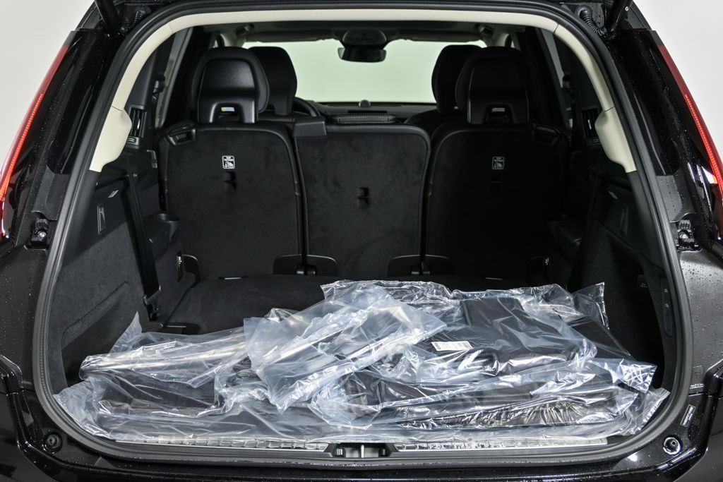 Used 2026 Volvo XC90 B6 Ultra w/ Protection Package AWD/4WD image 31