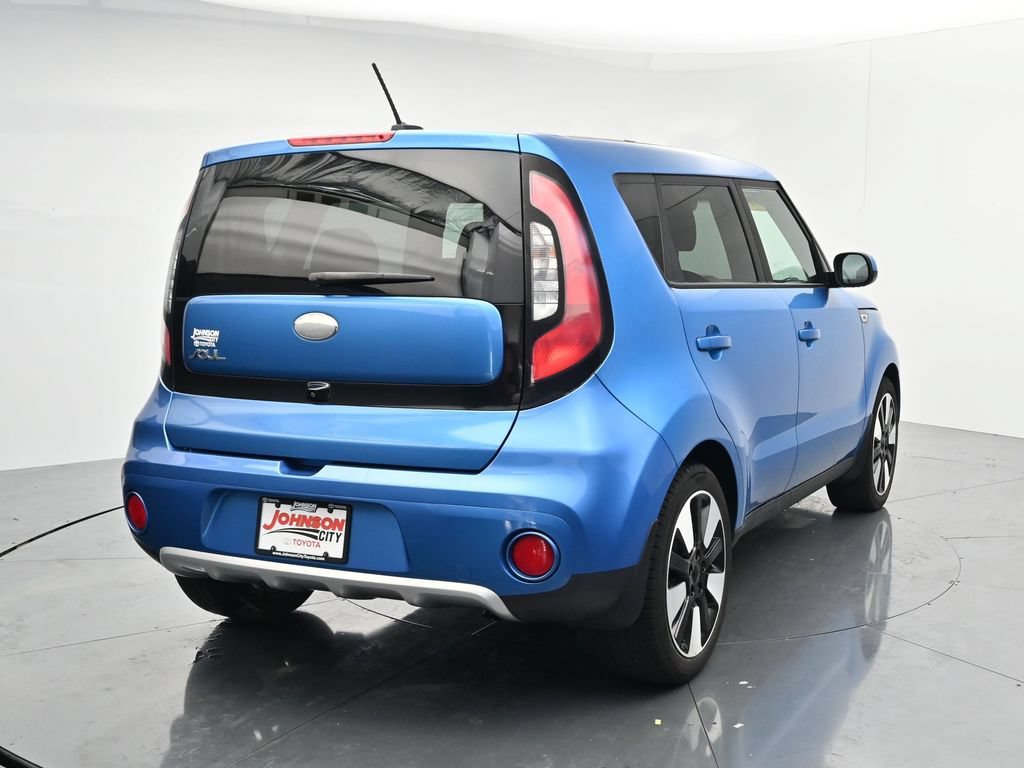 Used 2017 Kia Soul + w/ Designer's Package FWD image 6