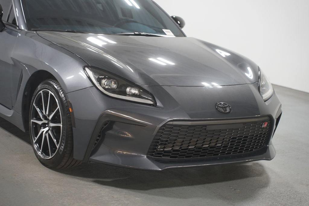 Certified 2024 Toyota GR86 image 4
