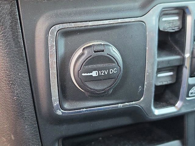 Used 2018 Jeep Wrangler Unlimited Sahara image 30