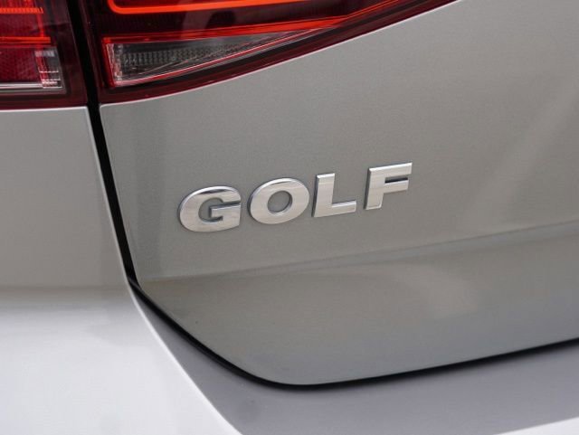 Used 2017 Volkswagen Golf Wolfsburg Edition image 8
