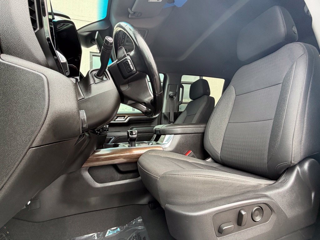 Used 2023 Chevrolet Silverado 1500 LT AWD/4WD image 10