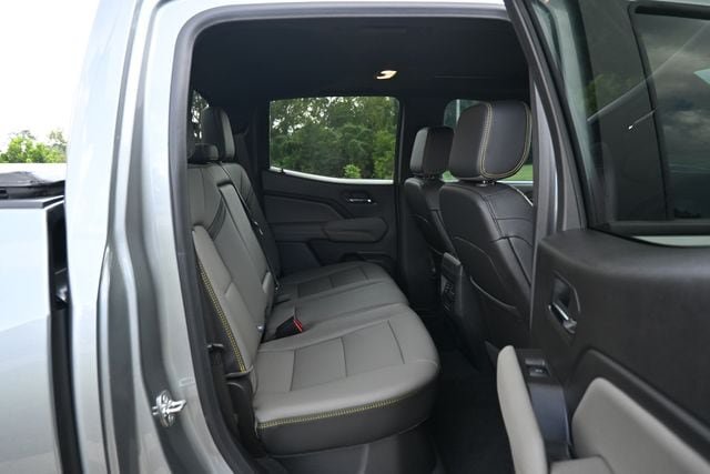 Used 2025 Chevrolet Colorado ZR2 w/ Technology Package AWD/4WD image 21