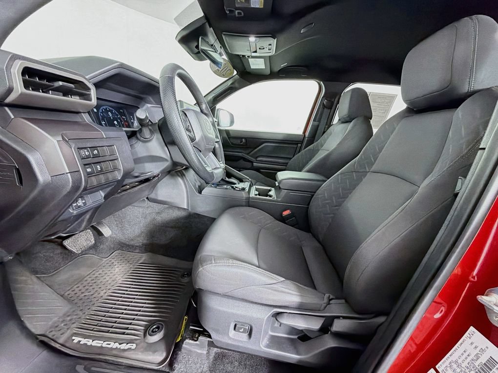 Used 2025 Toyota Tacoma SR5 AWD/4WD image 12
