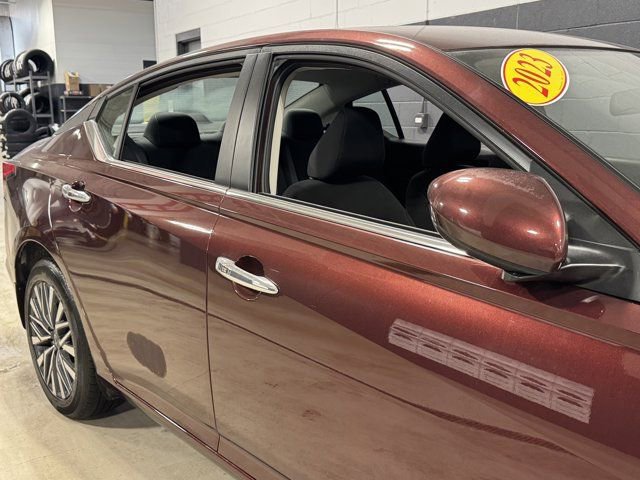 Used 2023 Nissan Altima 2.5 SV image 8