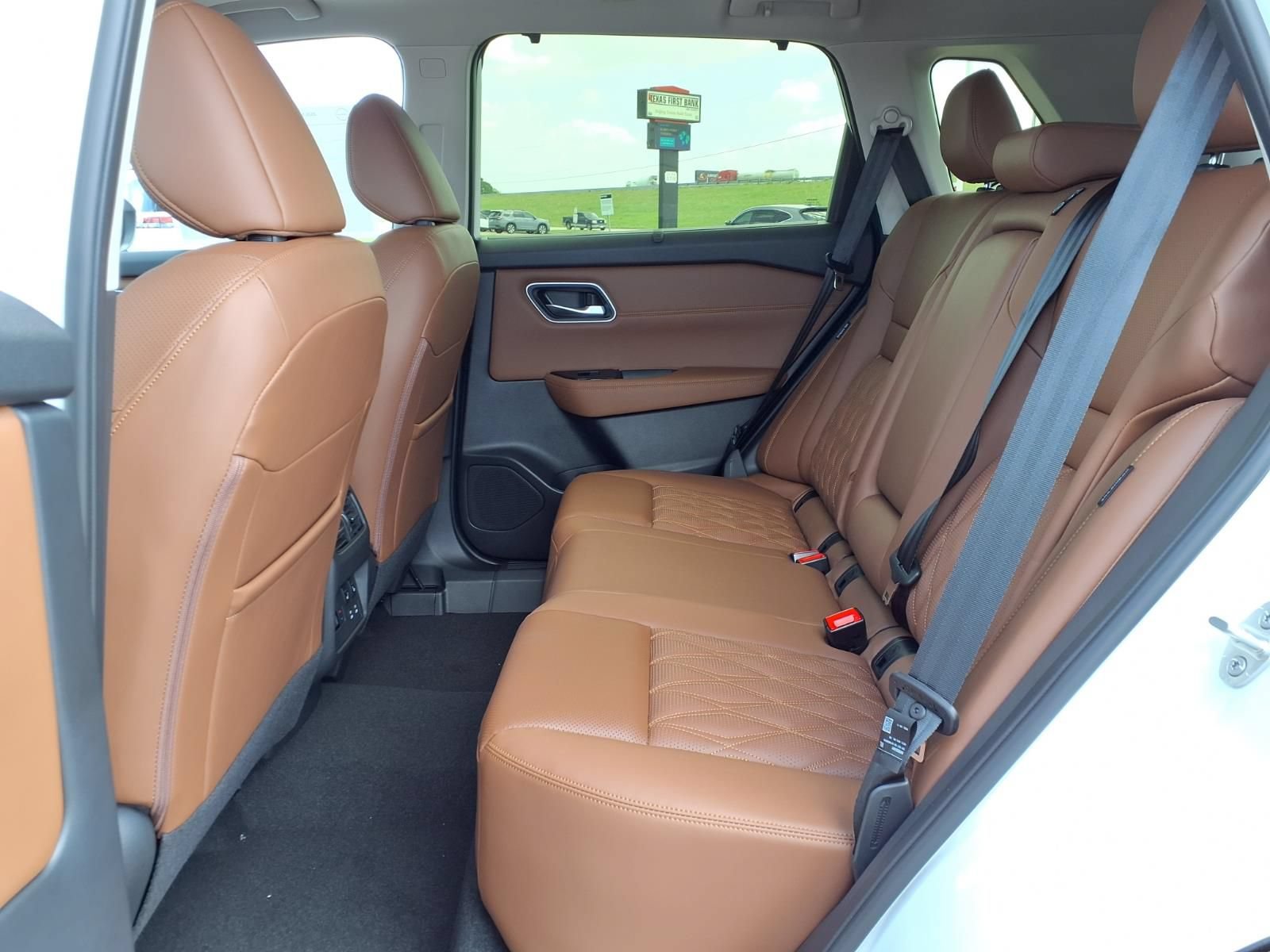 New 2026 Nissan Rogue Platinum w/ Platinum Premium Package AWD/4WD image 10