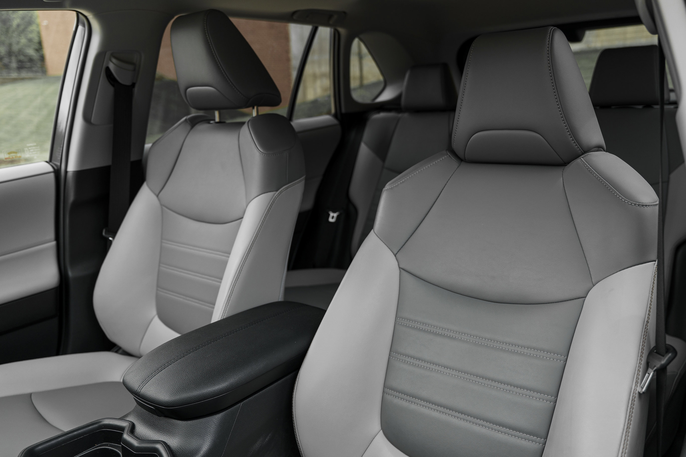 Used 2020 Toyota RAV4 XLE Premium AWD/4WD image 19