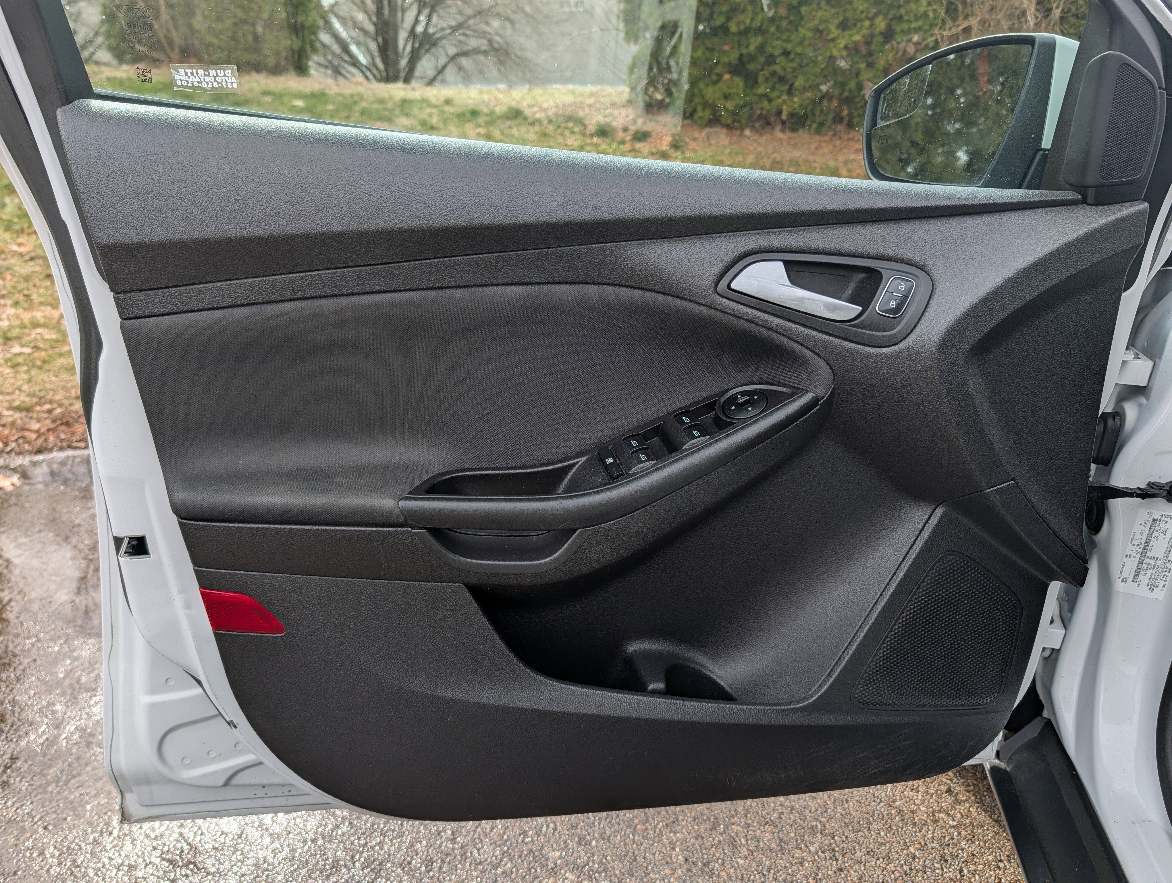 Used 2018 Ford Focus SE w/ Cold Weather Package image 26