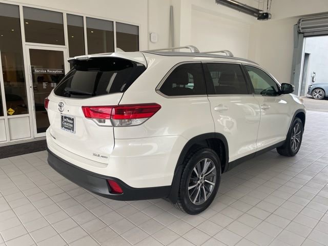 Used 2019 Toyota Highlander XLE image 4