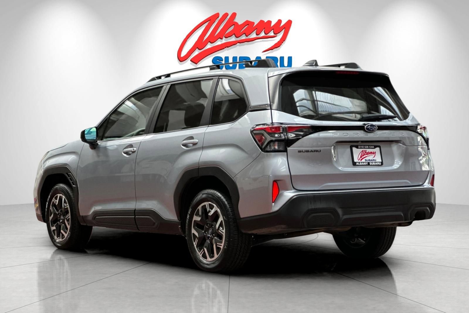 Used 2025 Subaru Forester Premium AWD/4WD image 7