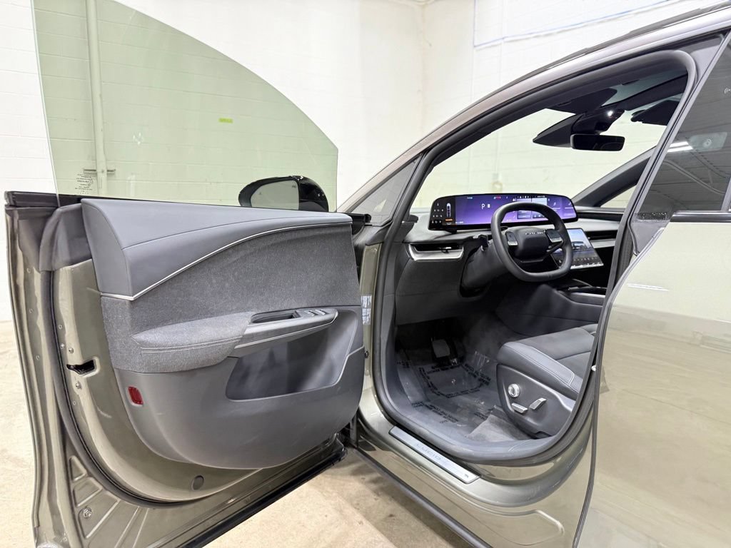 Used 2026 Lucid Gravity Grand Touring AWD/4WD image 37