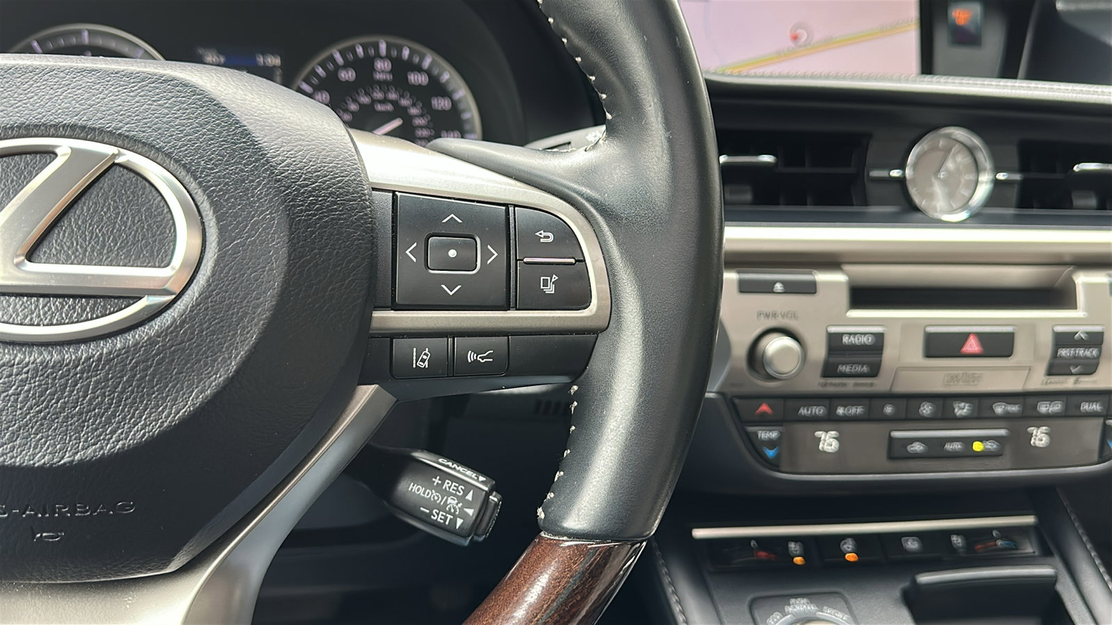 Used 2016 Lexus ES 350 image 17