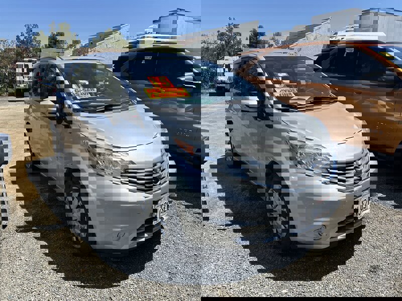 Used 2015 Nissan Versa Note SV image 30