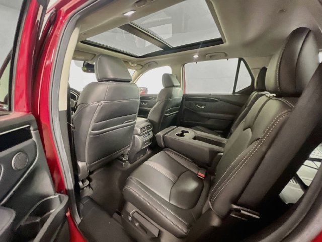 Certified 2025 Honda Pilot Touring image 20