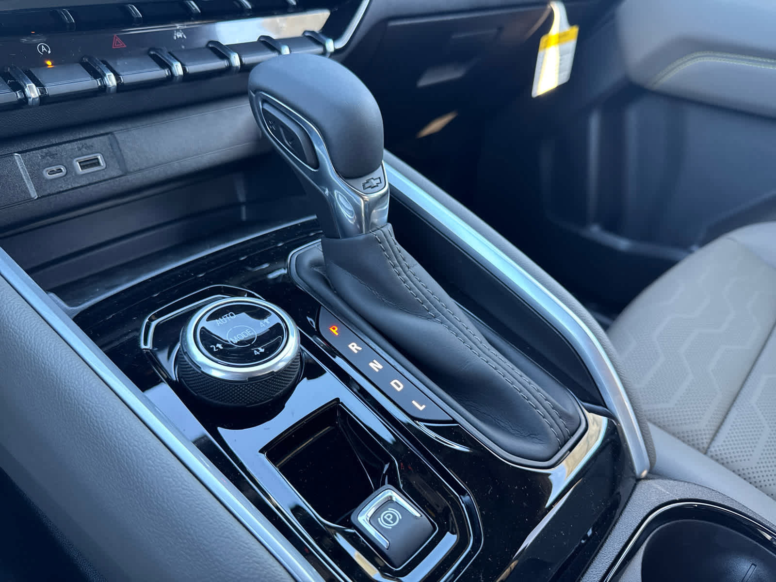 New 2026 Chevrolet Colorado ZR2 w/ ZR2 Bison Edition image 25