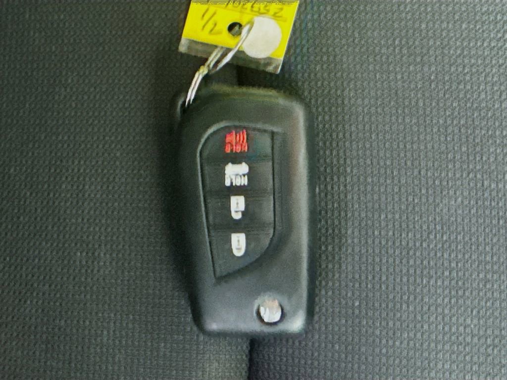 Used 2020 Toyota Corolla LE FWD image 34