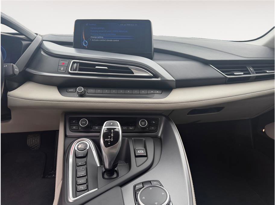 Used 2016 BMW i8 image 11