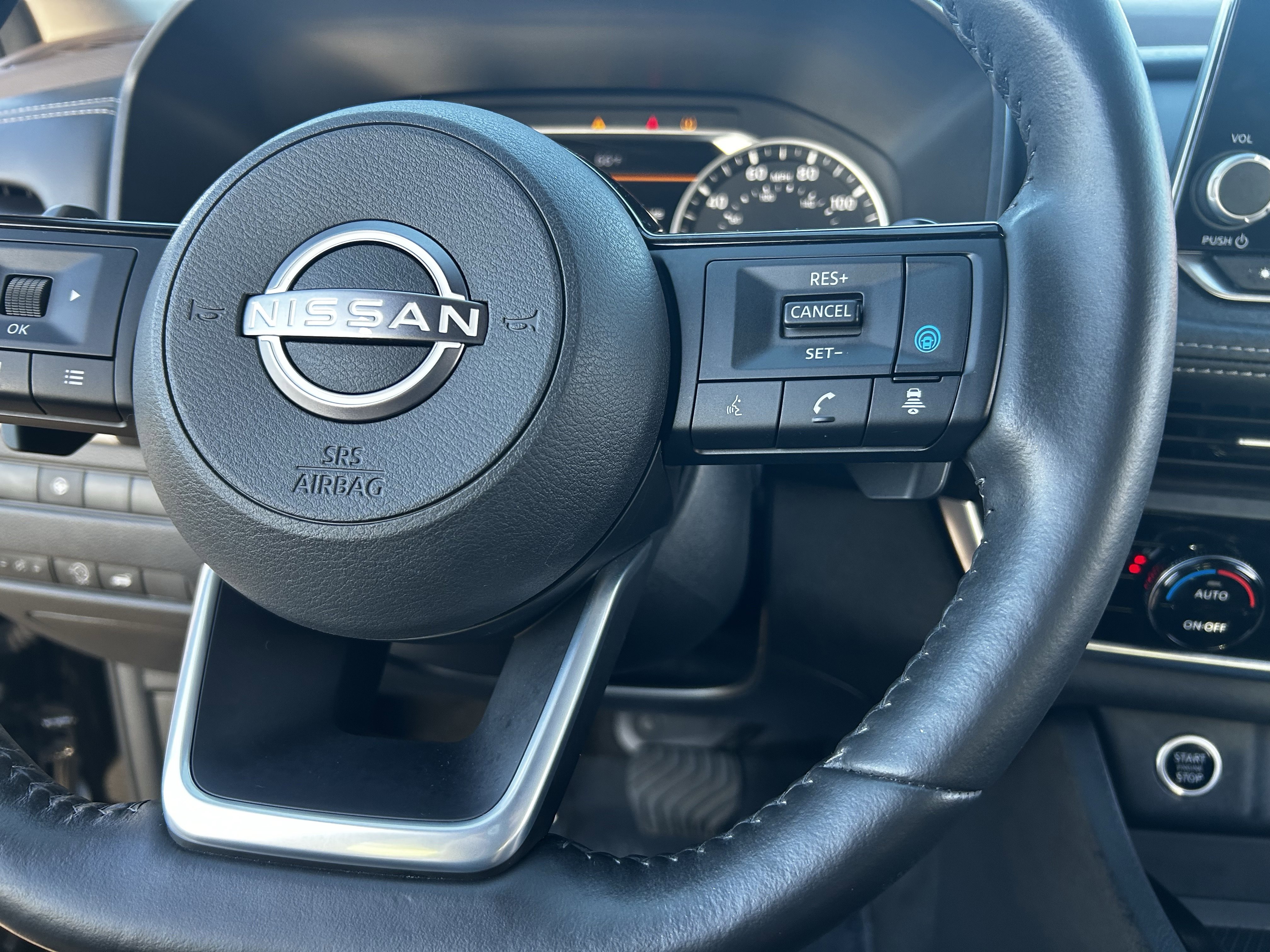 Used 2023 Nissan Rogue SV w/ SV Premium B Package image 24