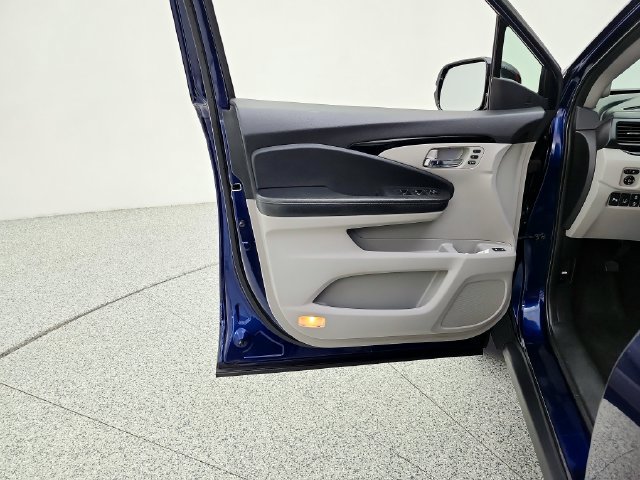 Used 2017 Honda Pilot Elite image 28
