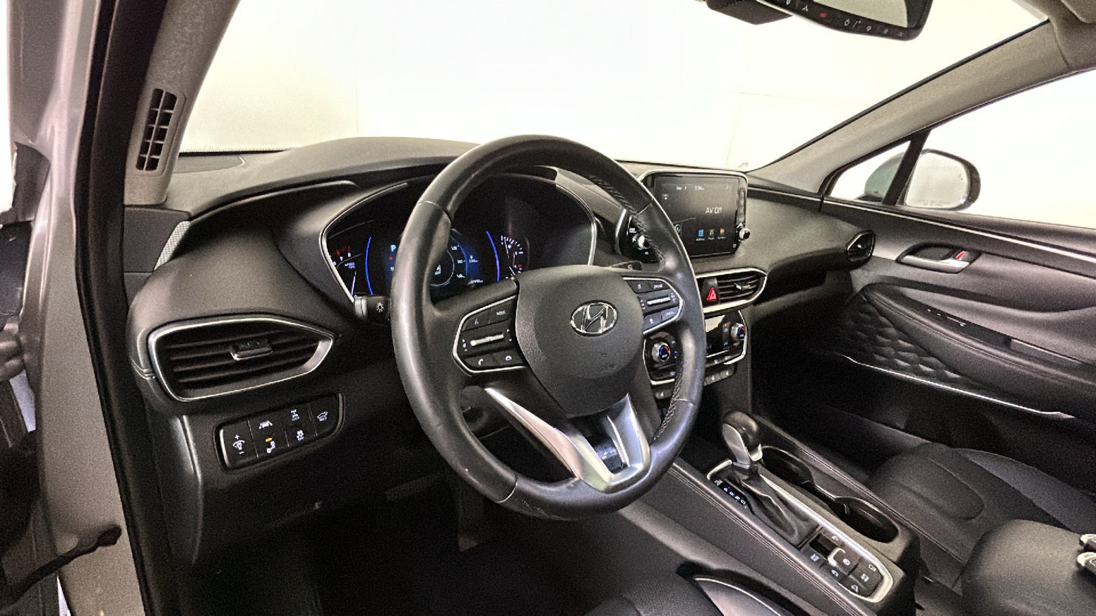 Used 2020 Hyundai Santa Fe Limited AWD/4WD image 17