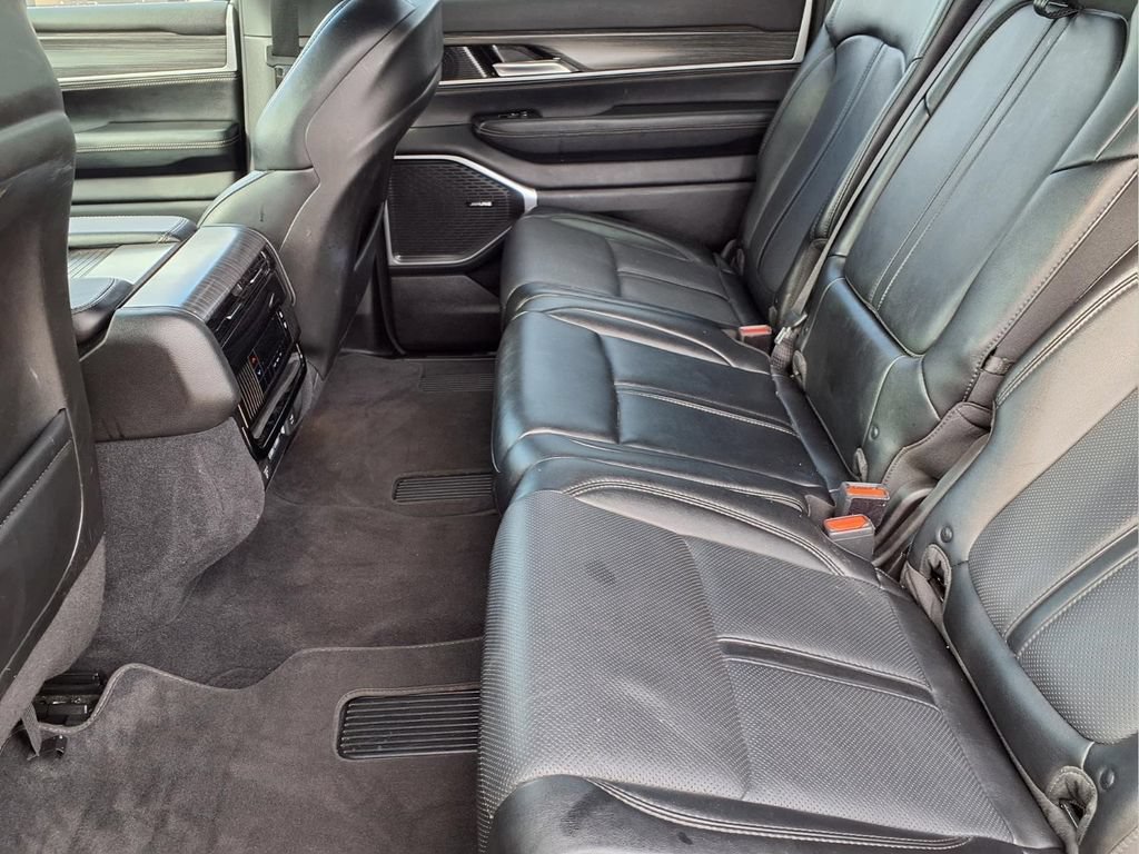 Used 2024 Jeep Wagoneer Series II w/ Flexible Seating Group RWD image 11