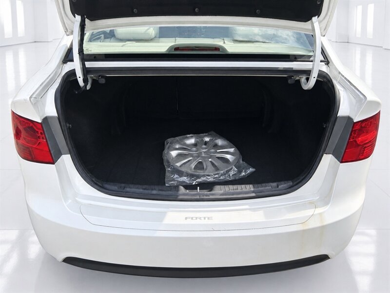 Used 2013 Kia Forte EX FWD image 15