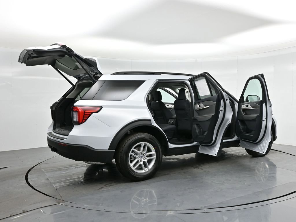 New 2025 Ford Explorer Active image 5