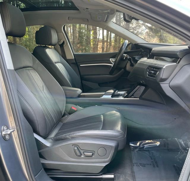 Used 2021 Audi e-tron Premium w/ Convenience Plus Package image 20
