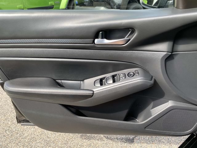 Used 2024 Nissan Altima 2.5 SV FWD image 17
