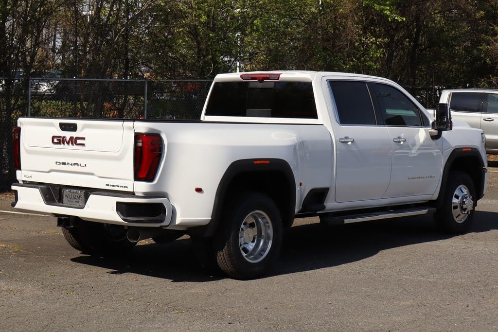 New 2026 GMC Sierra 3500 Denali w/ Denali Reserve Package AWD/4WD image 7
