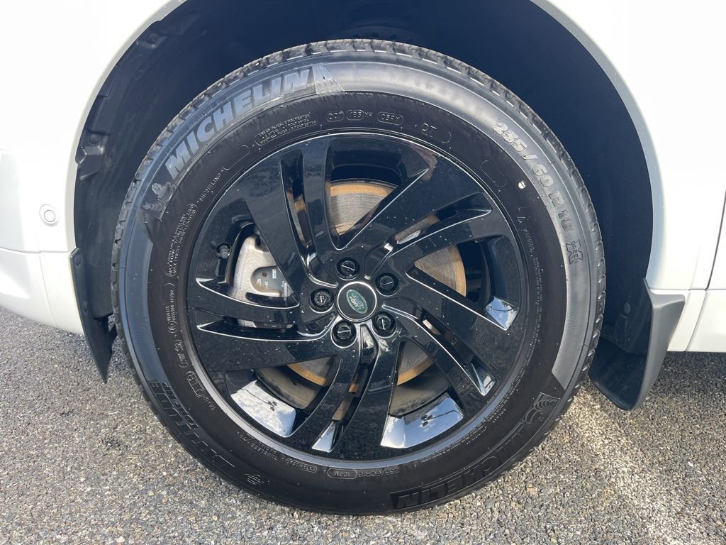 Certified 2025 Land Rover Discovery Sport S AWD/4WD image 28