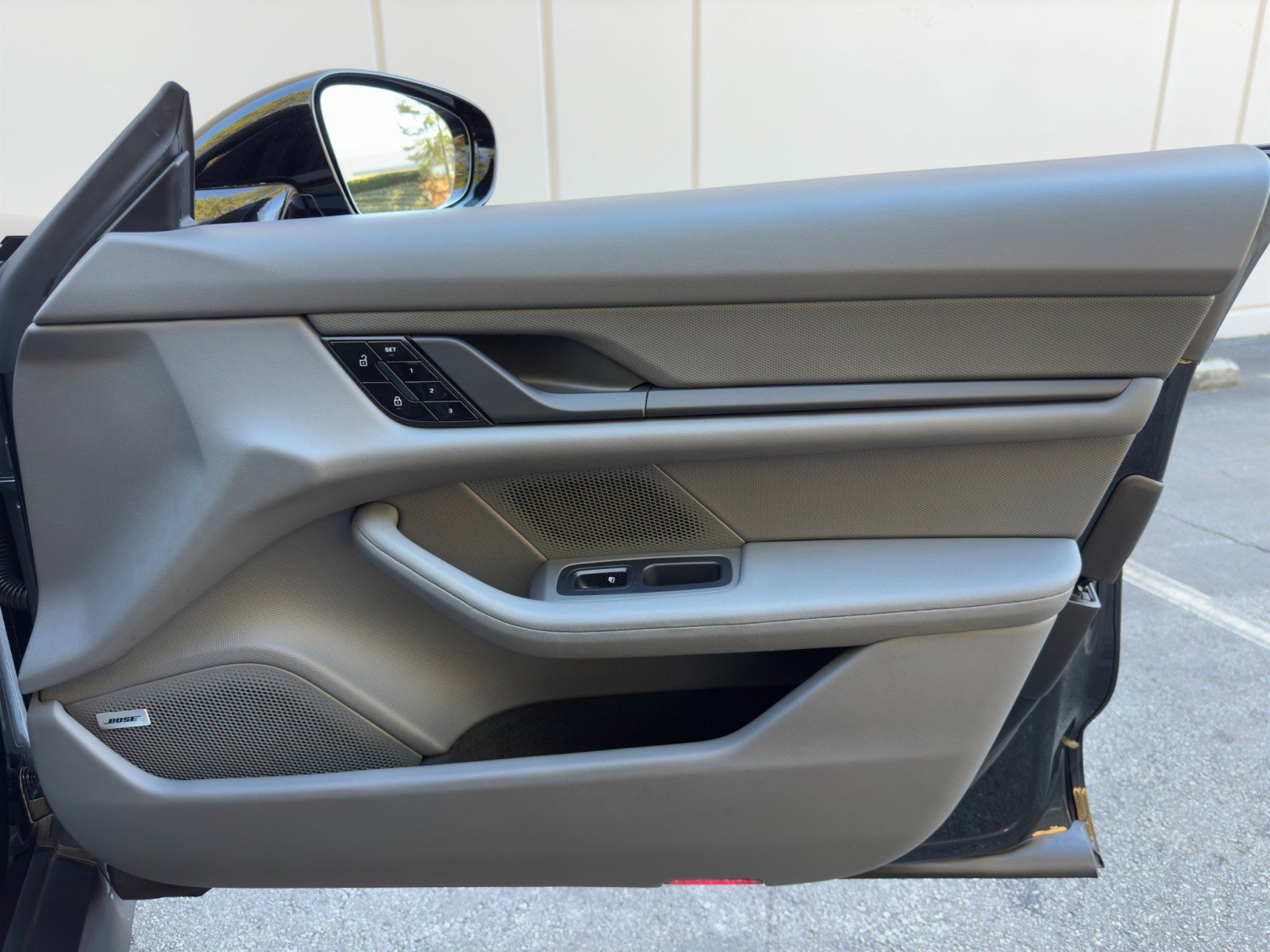 Used 2020 Porsche Taycan 4S image 45