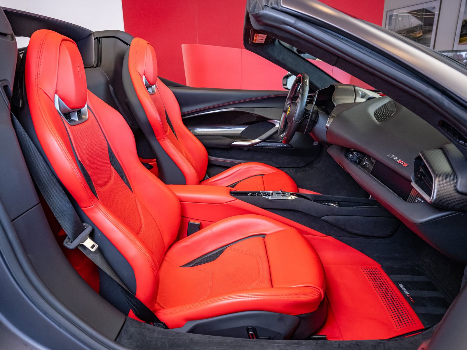 Used 2023 Ferrari 296 GTS image 18