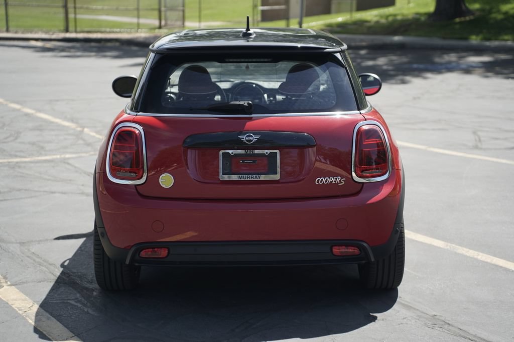 Certified 2024 MINI Cooper SE w/ Signature Upholstery Package FWD image 4
