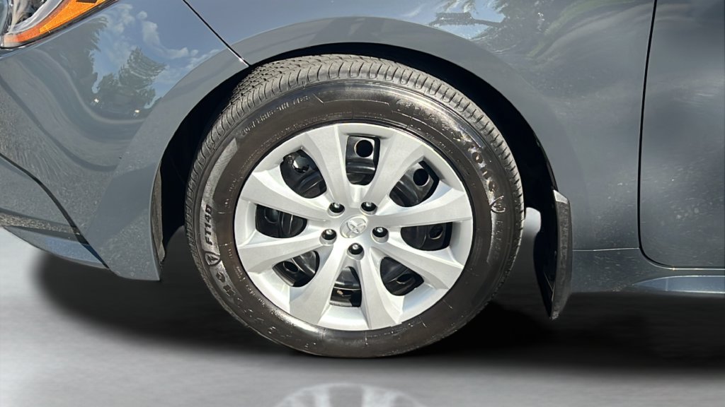 Used 2025 Toyota Corolla LE FWD image 25