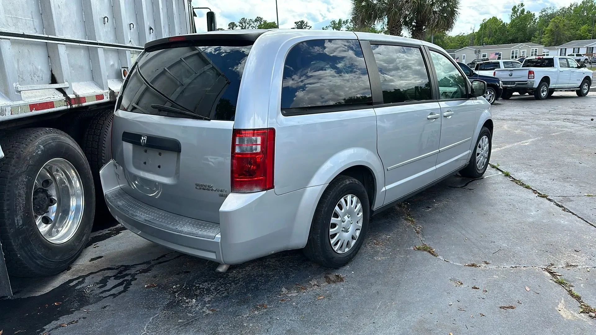 Used 2010 Dodge Grand Caravan SE FWD image 5